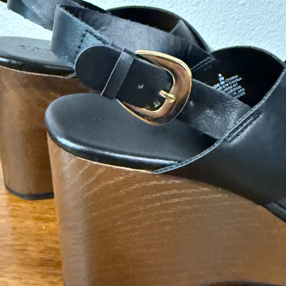 Old Navy Black and Brown Wedge Sandals - Picture 3 of 6